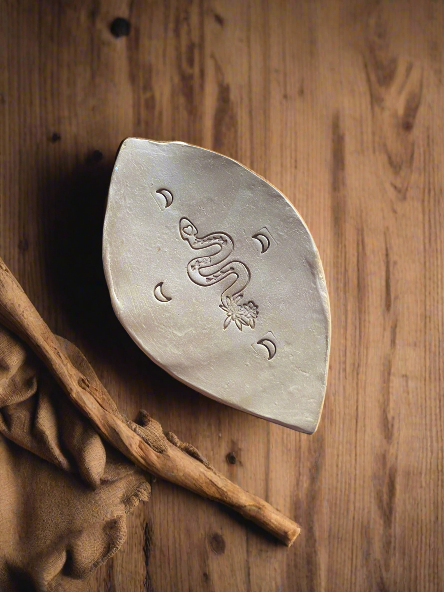 Raw Clay Smoke Wand Dish
